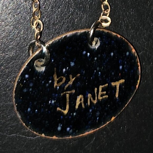 VINTAGE EGYPTIAN MOTIF HANDCRAFTED NECKLACE with NON-ADJUSTABLE GOLD-TONED CHAIN - Picture 7 of 9